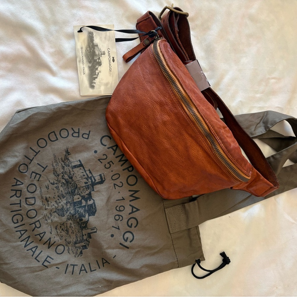 Campomaggi SANTARCANGELO
Belt bag "CORNIOLO" in garment-dyed cowhide leather - Picture 4 of 16